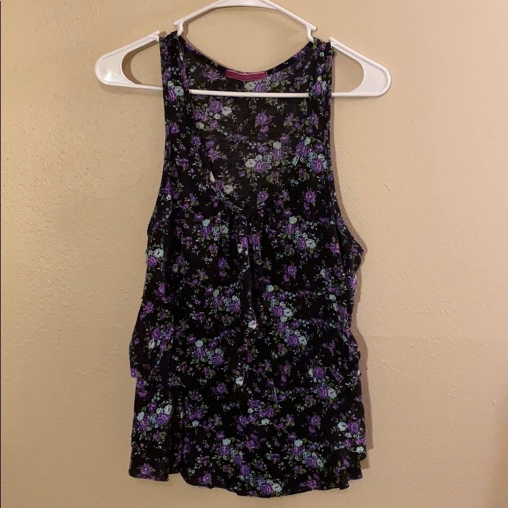 Purple/Black Floral Ruffle Tank Top! 💜🌼